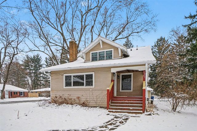 2407 Fairfield Avenue, Kalamazoo, MI 49048