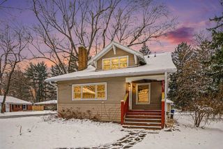 2407 Fairfield Avenue, Kalamazoo, MI 49048