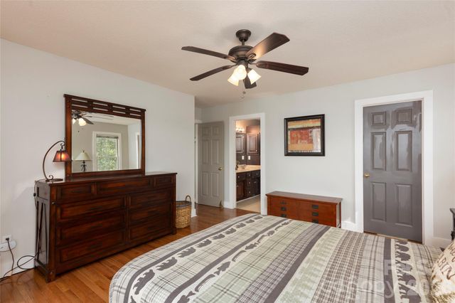 516 Cherokee Trace, Lake Toxaway, NC 28747