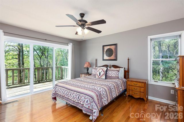 516 Cherokee Trace, Lake Toxaway, NC 28747