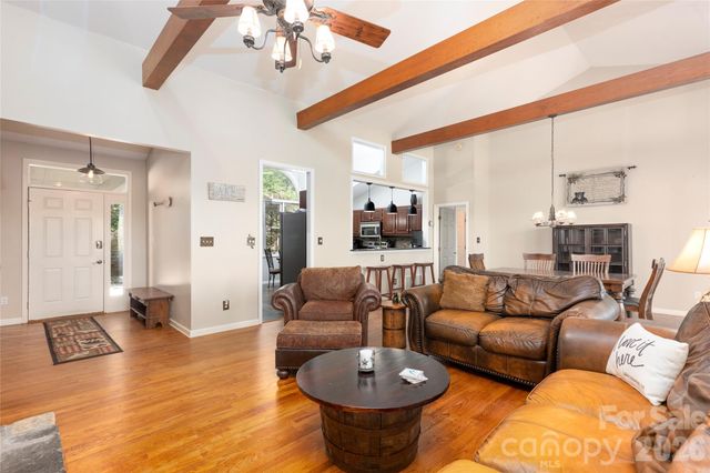 516 Cherokee Trace, Lake Toxaway, NC 28747