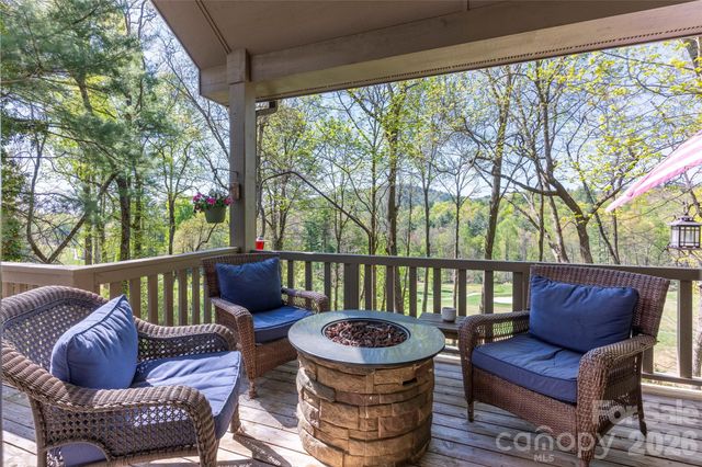 516 Cherokee Trace, Lake Toxaway, NC 28747