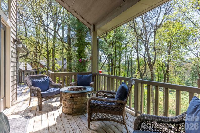 516 Cherokee Trace, Lake Toxaway, NC 28747
