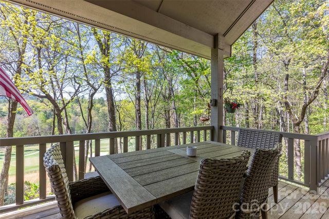 516 Cherokee Trace, Lake Toxaway, NC 28747