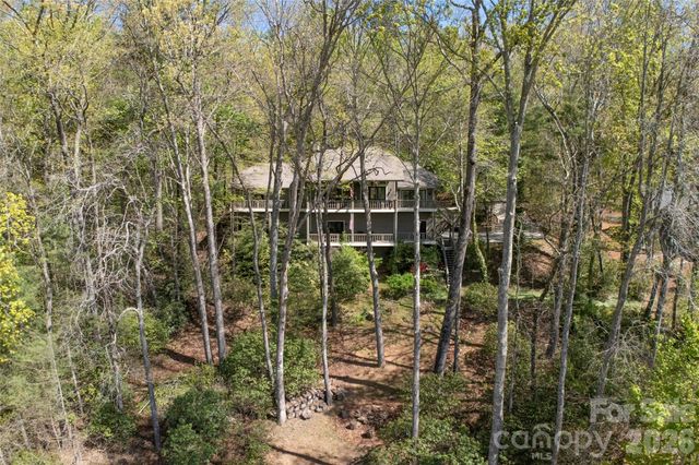 516 Cherokee Trace, Lake Toxaway, NC 28747