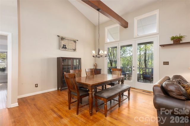516 Cherokee Trace, Lake Toxaway, NC 28747