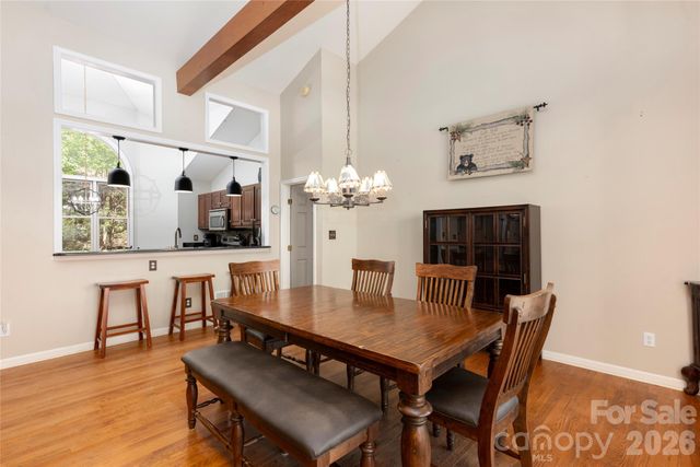 516 Cherokee Trace, Lake Toxaway, NC 28747