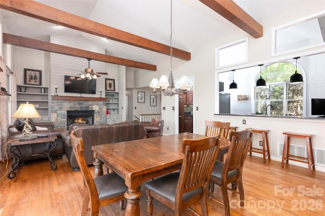 516 Cherokee Trace, Lake Toxaway, NC 28747