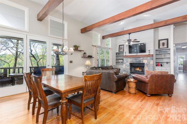 516 Cherokee Trace, Lake Toxaway, NC 28747