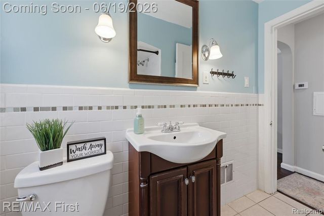 3250 Alice Street, Dearborn, MI 48124