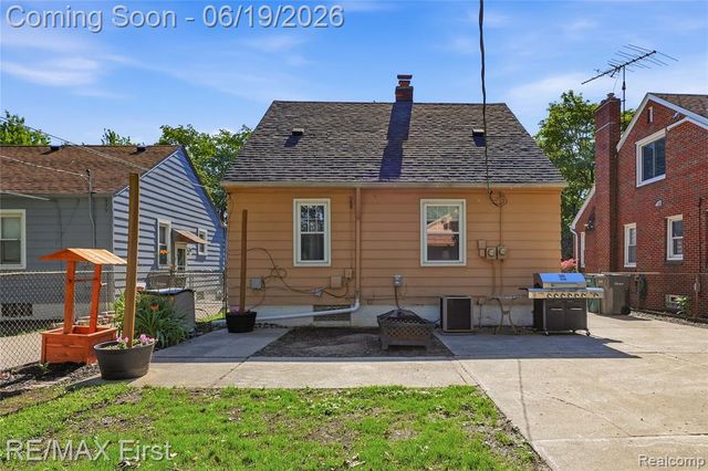 3250 Alice Street, Dearborn, MI 48124