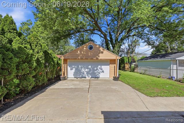 3250 Alice Street, Dearborn, MI 48124