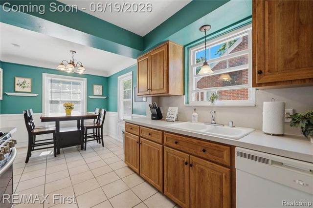 3250 Alice Street, Dearborn, MI 48124
