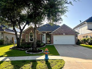 2907 Plum Lake Drive, Pearland, TX 77584