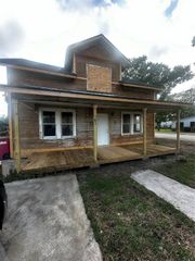 731 W 4th Street, Freeport, TX 77541