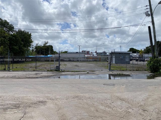 300 NW 79th St, Miami, FL 33150