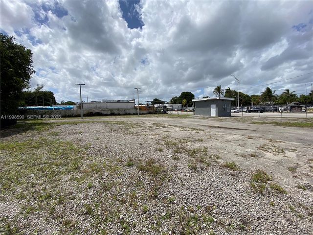 300 NW 79th St, Miami, FL 33150