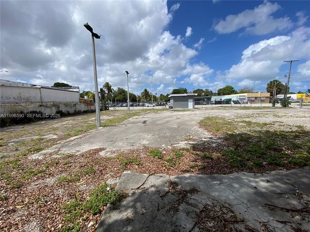 300 NW 79th St, Miami, FL 33150