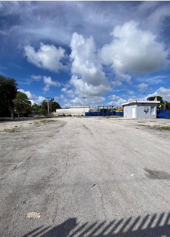 300 NW 79th St, Miami, FL 33150