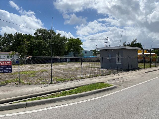 300 NW 79th St, Miami, FL 33150