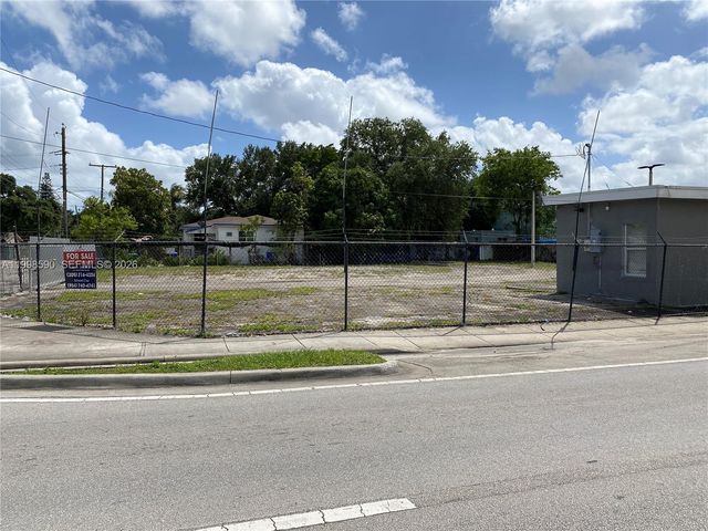 300 NW 79th St, Miami, FL 33150