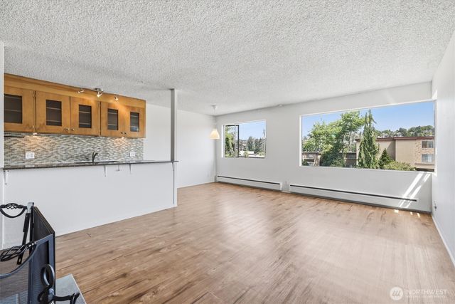 2657 Thorndyke Avenue W, Seattle, WA 98199