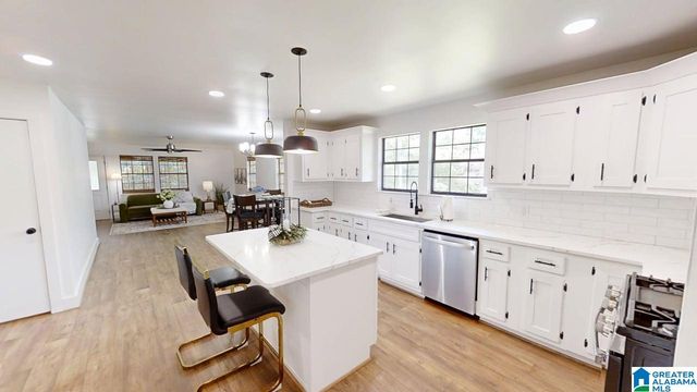 1050 STATE HIGHWAY 160, Warrior, AL 35180
