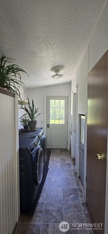 123 Barton Road, Rochester, WA 98579