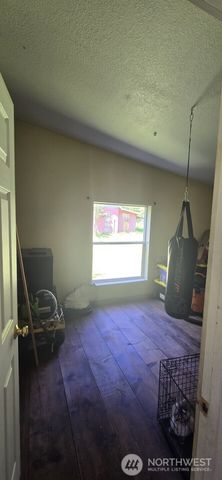 123 Barton Road, Rochester, WA 98579