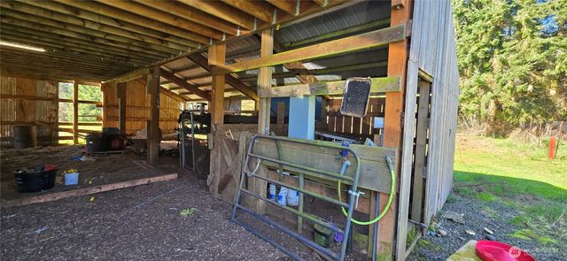 123 Barton Road, Rochester, WA 98579