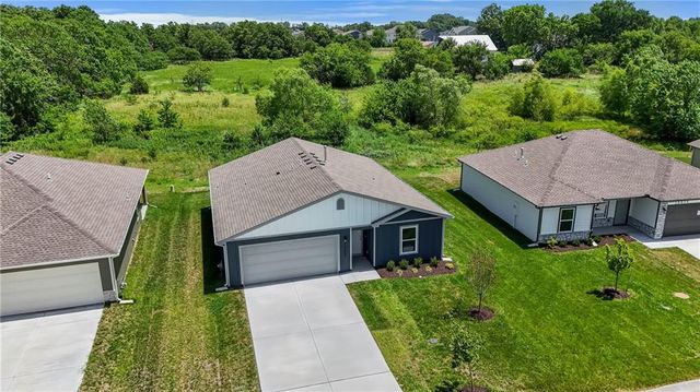 19507 Lincoln Street, Spring Hill, KS 66083