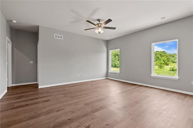 19507 Lincoln Street, Spring Hill, KS 66083