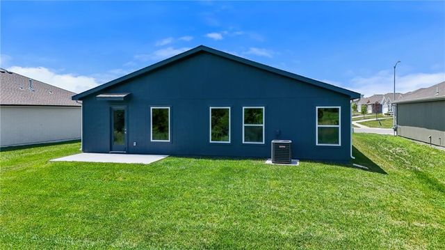 19507 Lincoln Street, Spring Hill, KS 66083