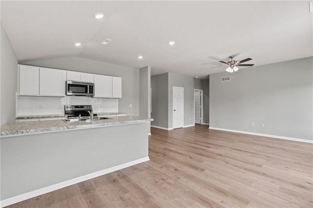 19507 Lincoln Street, Spring Hill, KS 66083