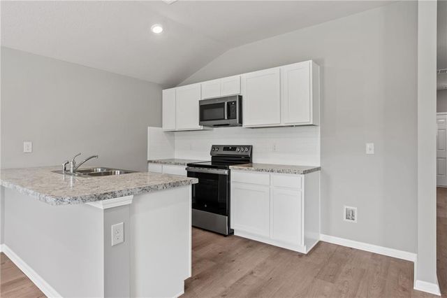 19507 Lincoln Street, Spring Hill, KS 66083