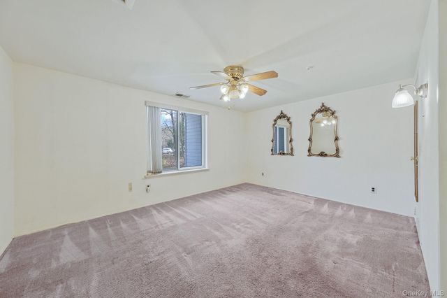527 Daryl Drive, Medford, NY 11763