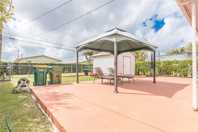 1300 NW 9th St, Homestead, FL 33030