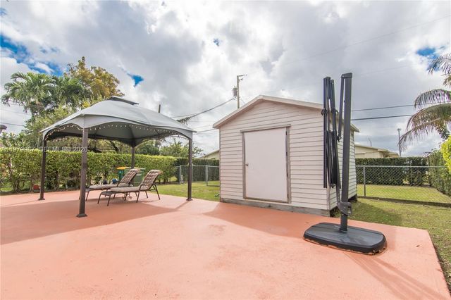 1300 NW 9th St, Homestead, FL 33030