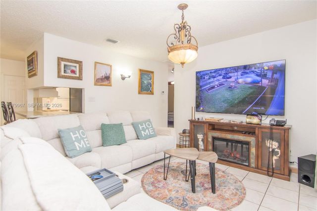 1300 NW 9th St, Homestead, FL 33030