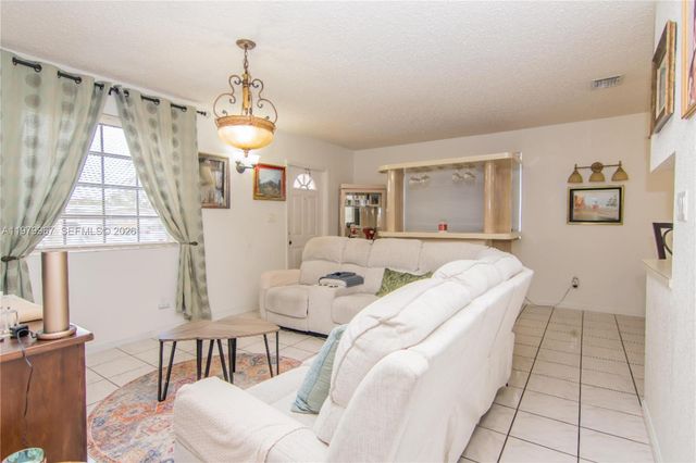 1300 NW 9th St, Homestead, FL 33030