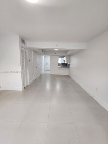 7785 W 30th Ct F-203, Hialeah, FL 33018