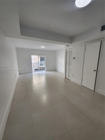 7785 W 30th Ct F-203, Hialeah, FL 33018