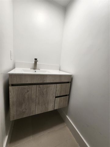 7785 W 30th Ct F-203, Hialeah, FL 33018
