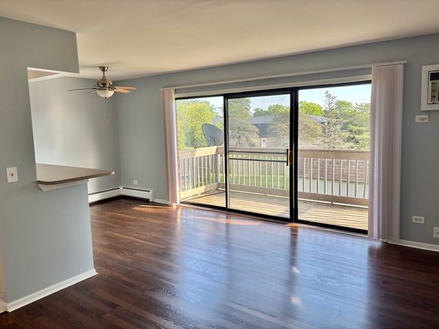985 S Court Of Shorewood Court 2B, Vernon Hills, IL 60061