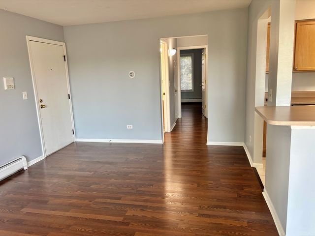 985 S Court Of Shorewood Court 2B, Vernon Hills, IL 60061