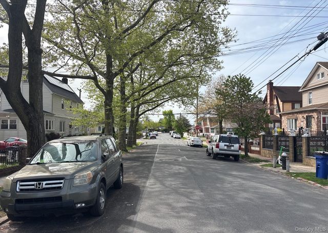 115-57 196th Street, Saint Albans, NY 11412