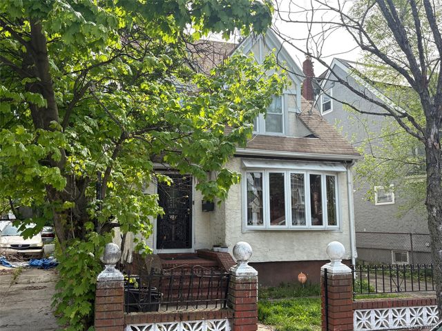 115-57 196th Street, Saint Albans, NY 11412