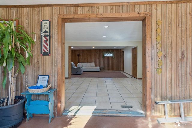 11239 Harold Drive, Luna Pier, MI 48157