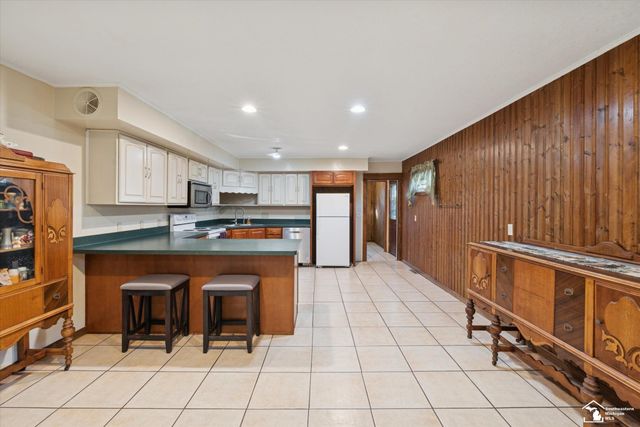 11239 Harold Drive, Luna Pier, MI 48157