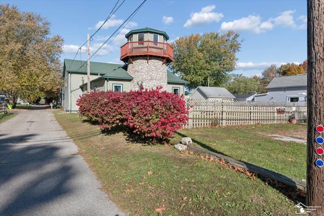 11239 Harold Drive, Luna Pier, MI 48157